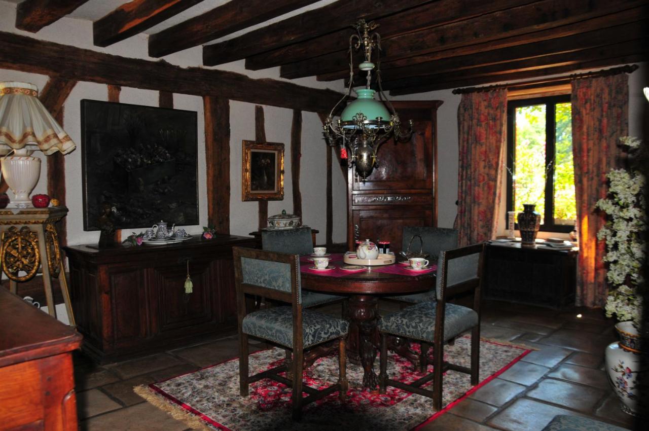 Les Guenins Bed & Breakfast Gien Dış mekan fotoğraf