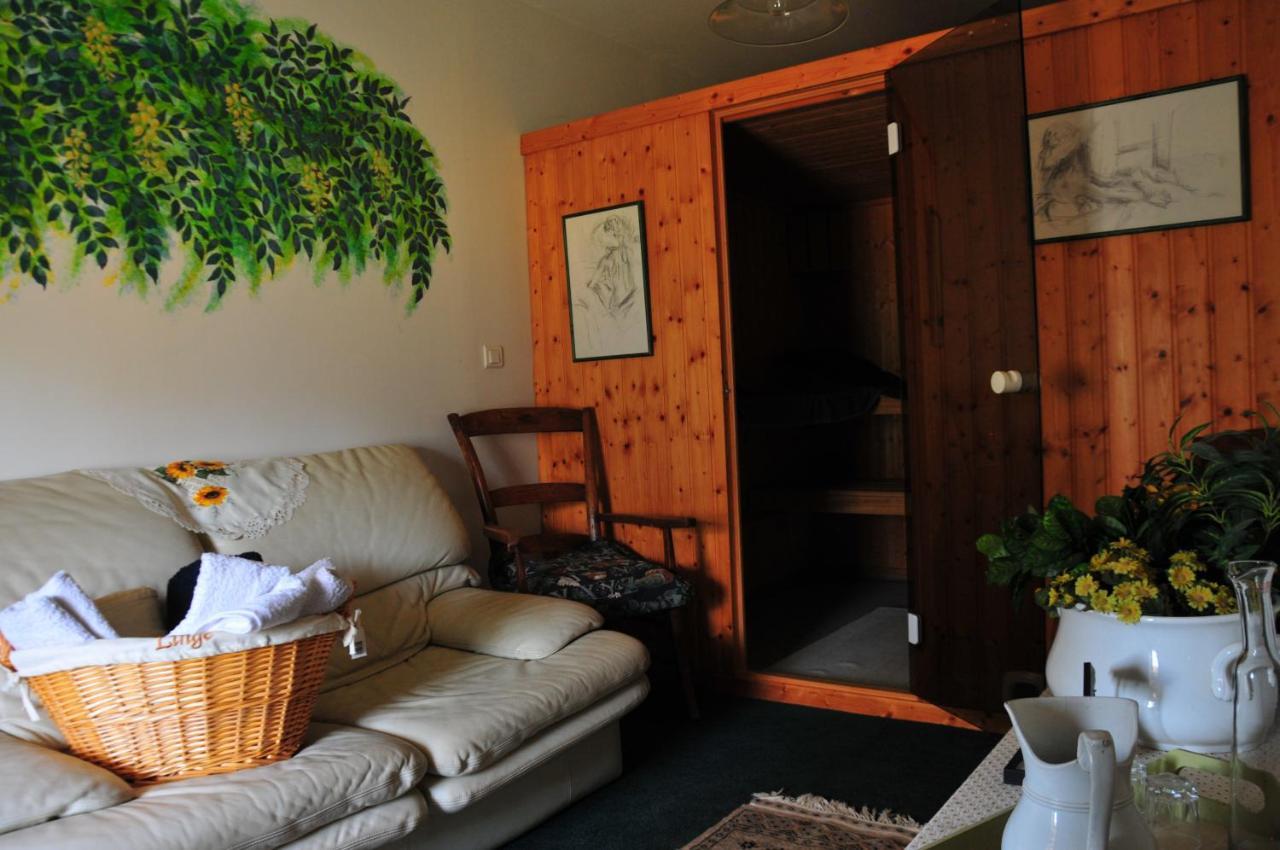 Les Guenins Bed & Breakfast Gien Dış mekan fotoğraf