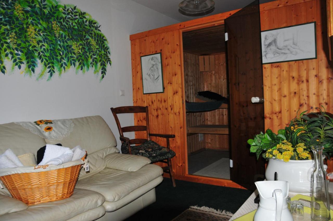 Les Guenins Bed & Breakfast Gien Dış mekan fotoğraf
